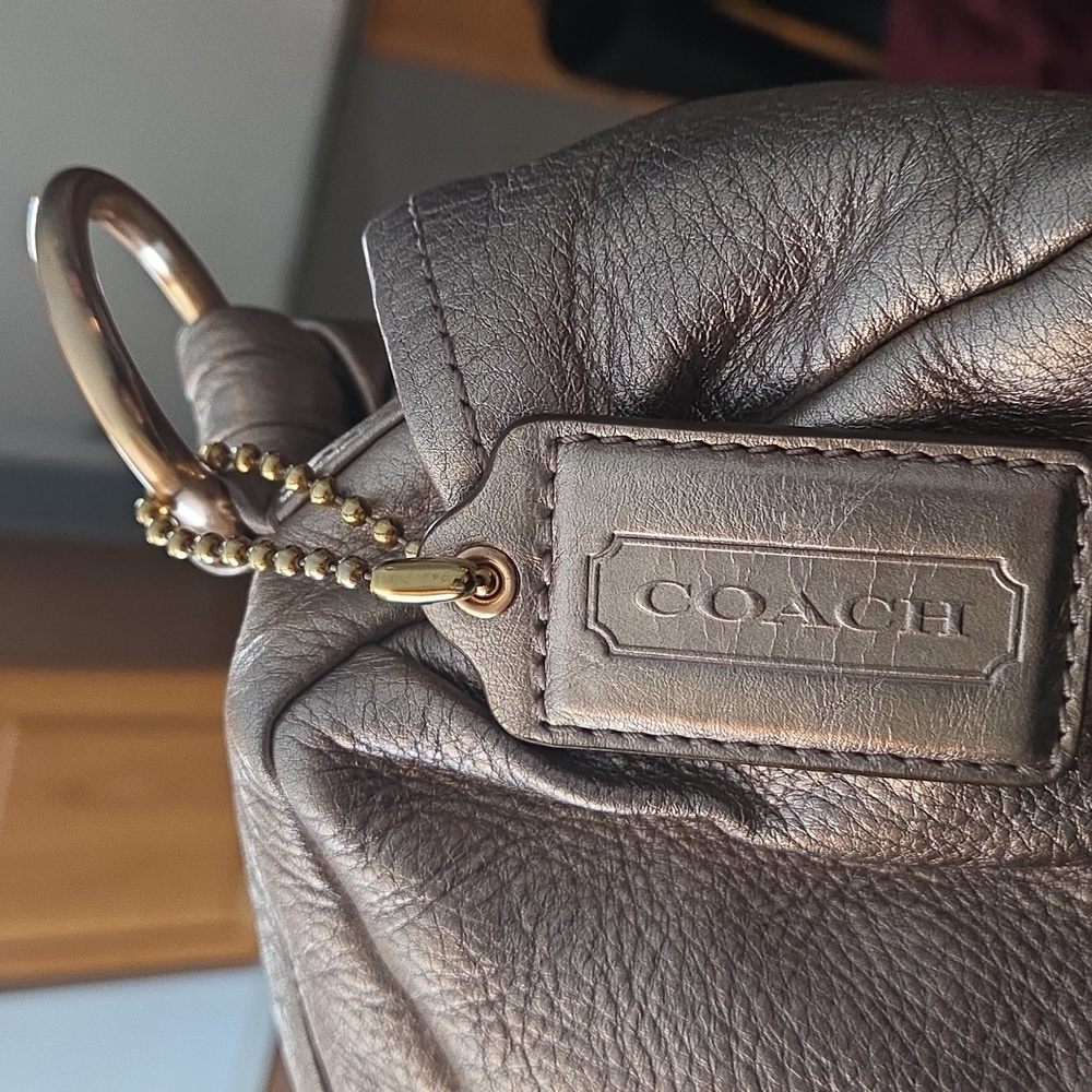 Coach Parker 2008 13465 Shoulderbag Rosegold Metallic Leather $399 Retail GUC - Picture 3 of 16